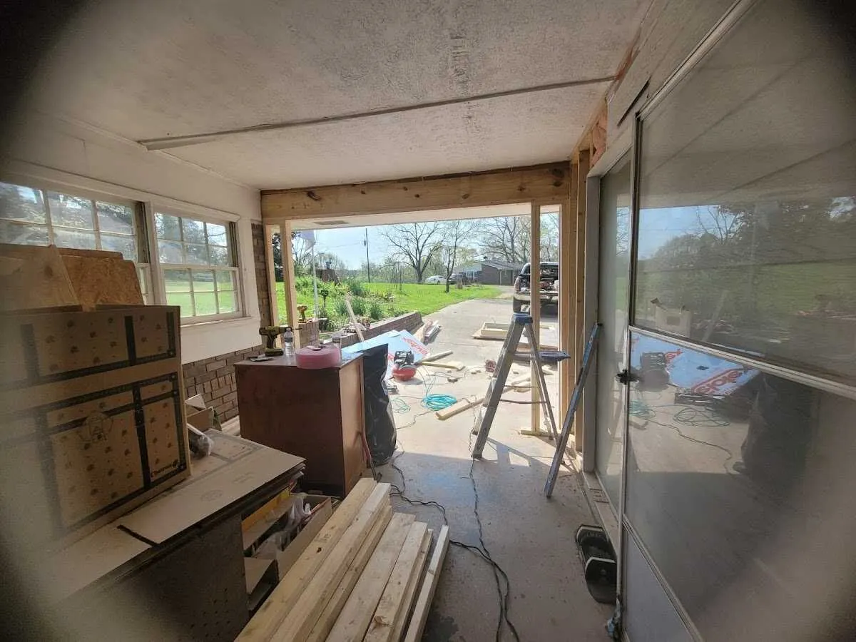 Air movers and dehumidifier for Water Mitigation Services in Gibsonton